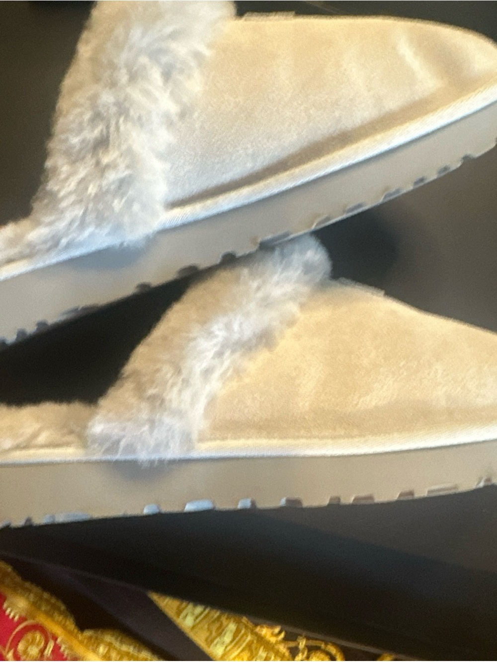UGG Women’s Cozy Gray Plush Shearling Slippers Sz 10 - Picture 13 of 14